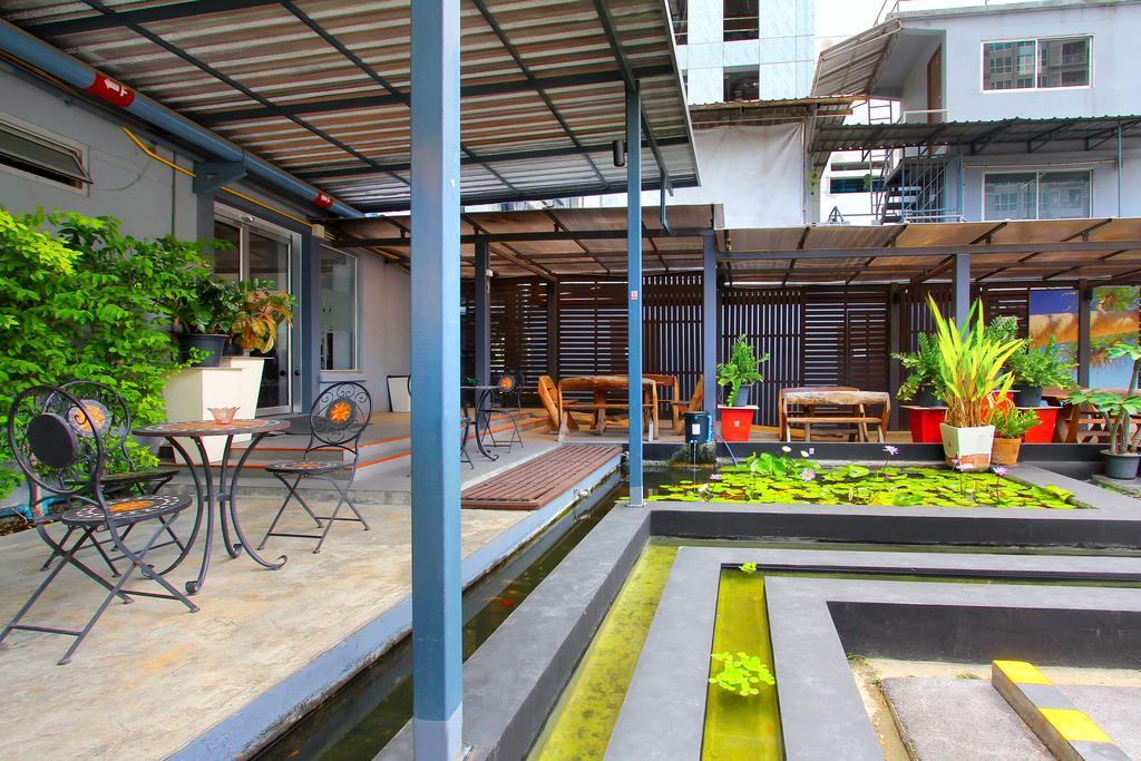 D Varee Xpress Makkasan Hotel Bangkok Exterior photo