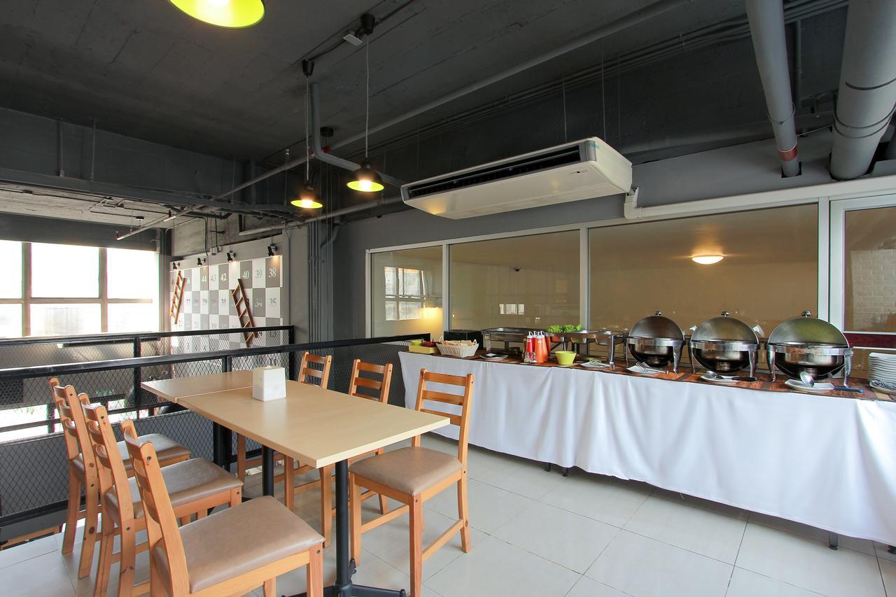D Varee Xpress Makkasan Hotel Bangkok Exterior photo